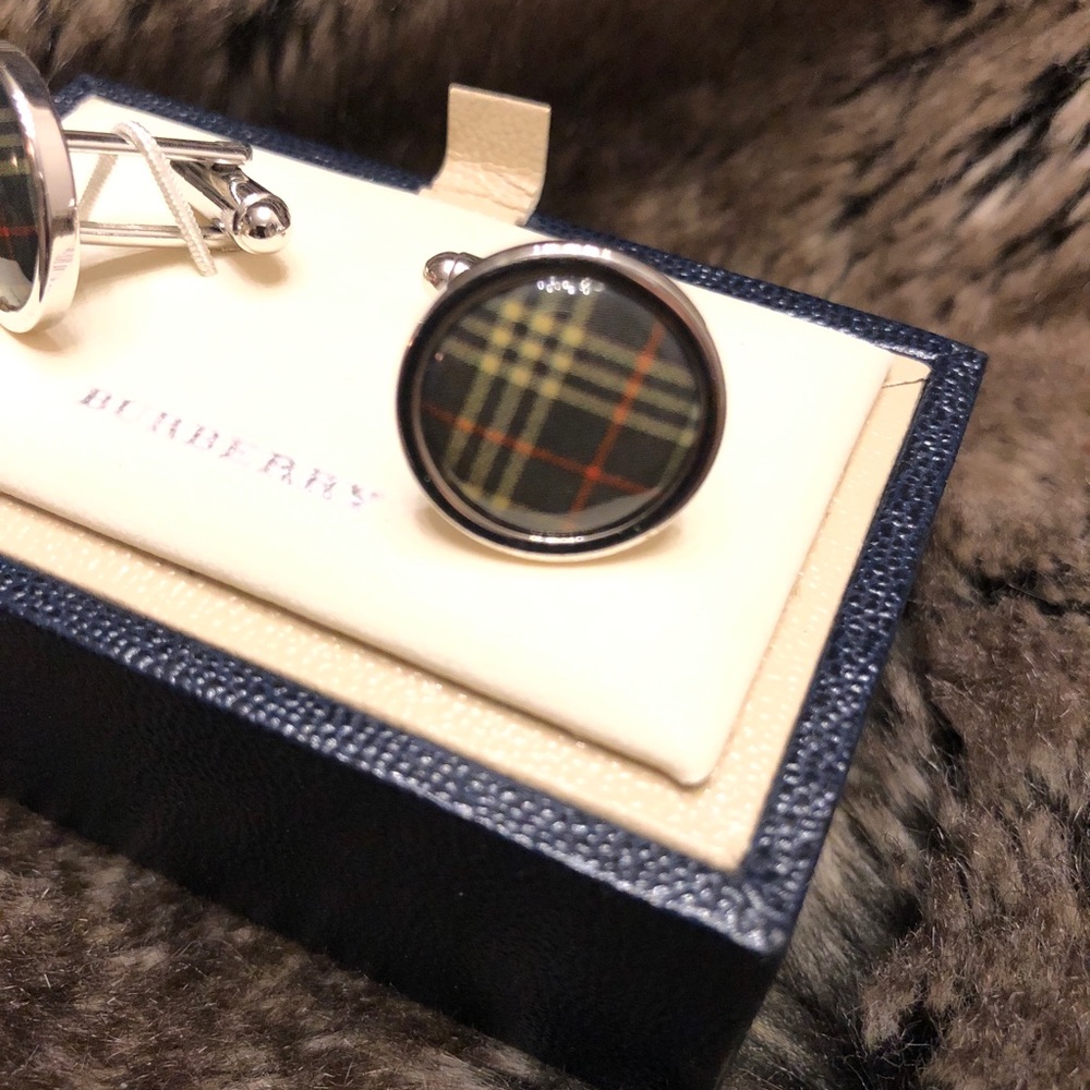 Burberry cufflinks silver chrome round with print - Picture 2 of 4